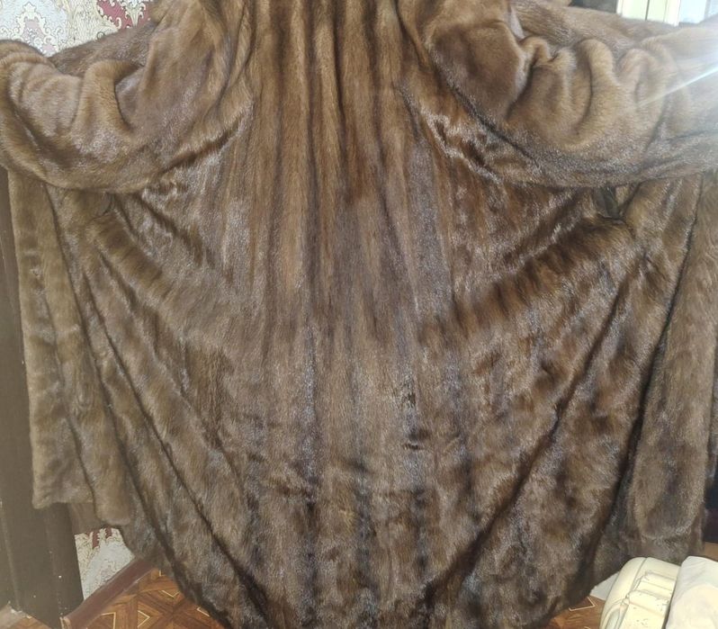 Продам норковую шубу