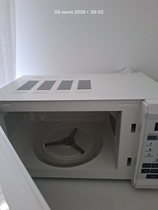 Микроволновая печь/2шт/. Electrolux  и  AVA