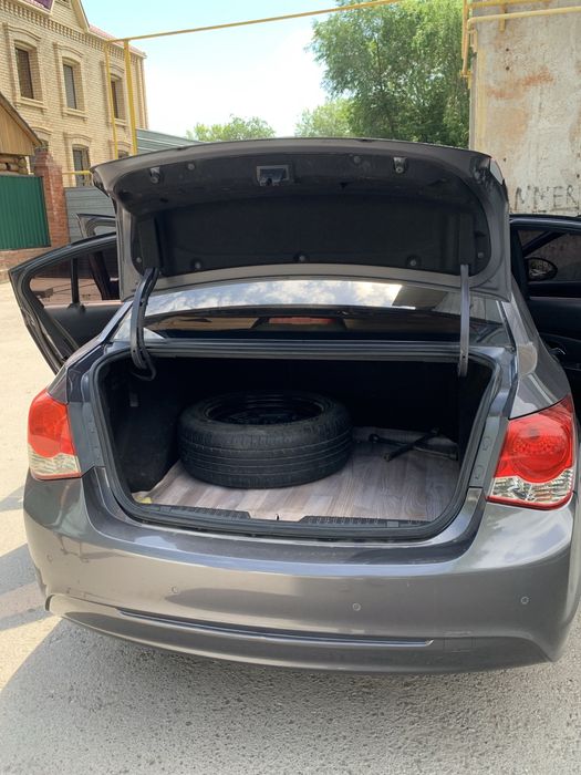 Продам Shevrolet Cruze 2013 год