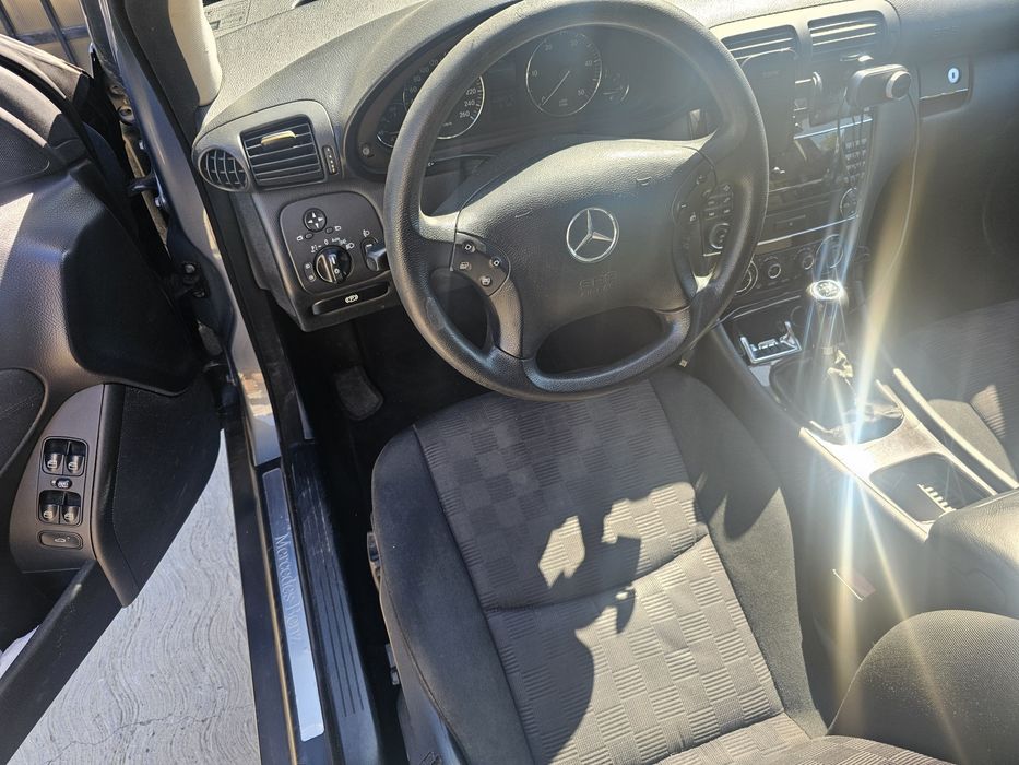 MERCEDES-BENZ C-Class 2004 — imagine 5