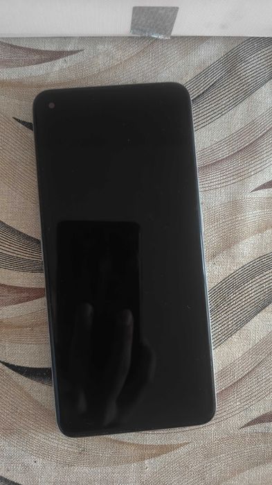 Realme GT2 се продава спешно.