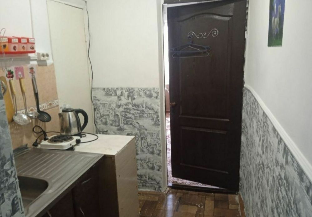 Срочно продаётся квартира 1/4/4