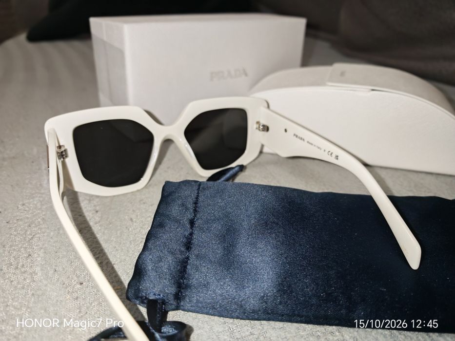 Ochelari de soare Prada