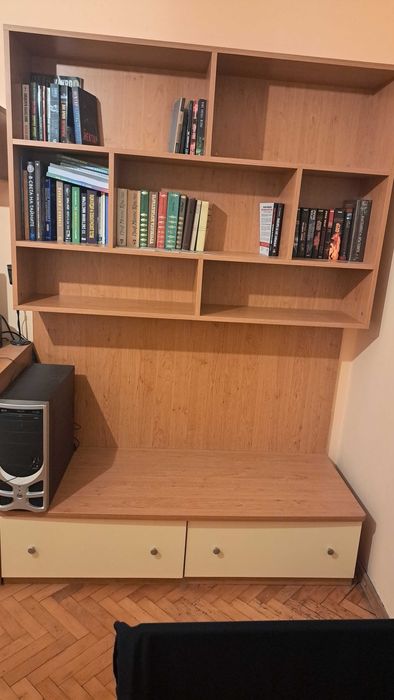 Секция с рафтове