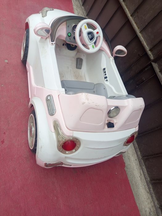 Машина большой девочка .