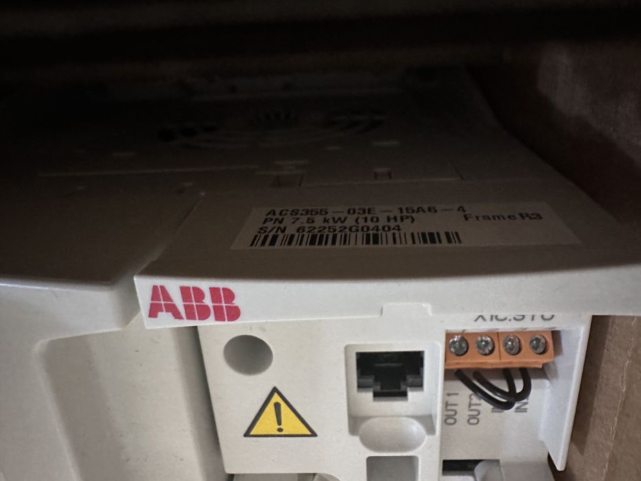 Преобразователь частоты ABB acs355-03e-15a6-4 7,5kw 15,6a