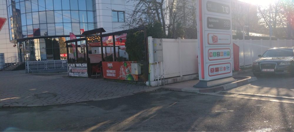 Chirie ieftina: Bar, terasa, sala de jocuri si spalatorie 5 boxe