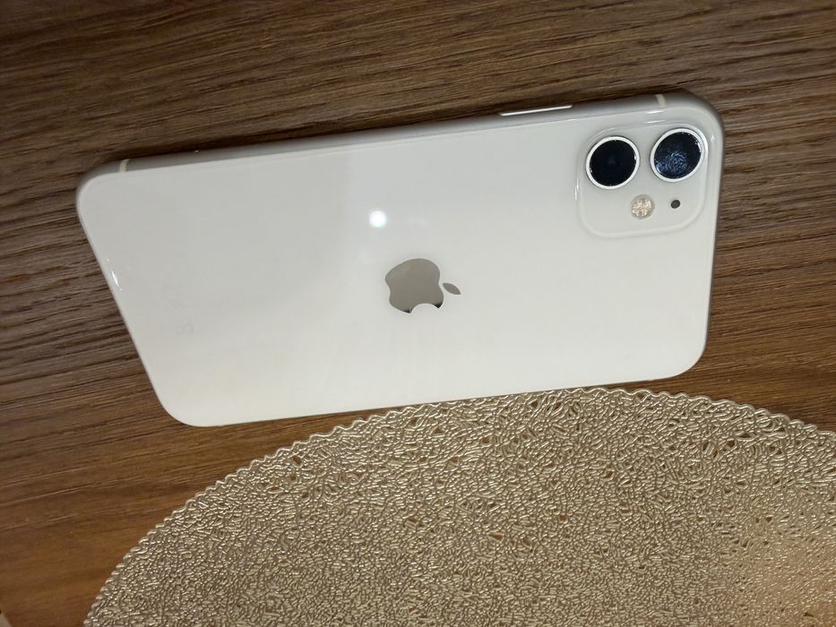Продам Iphone 11