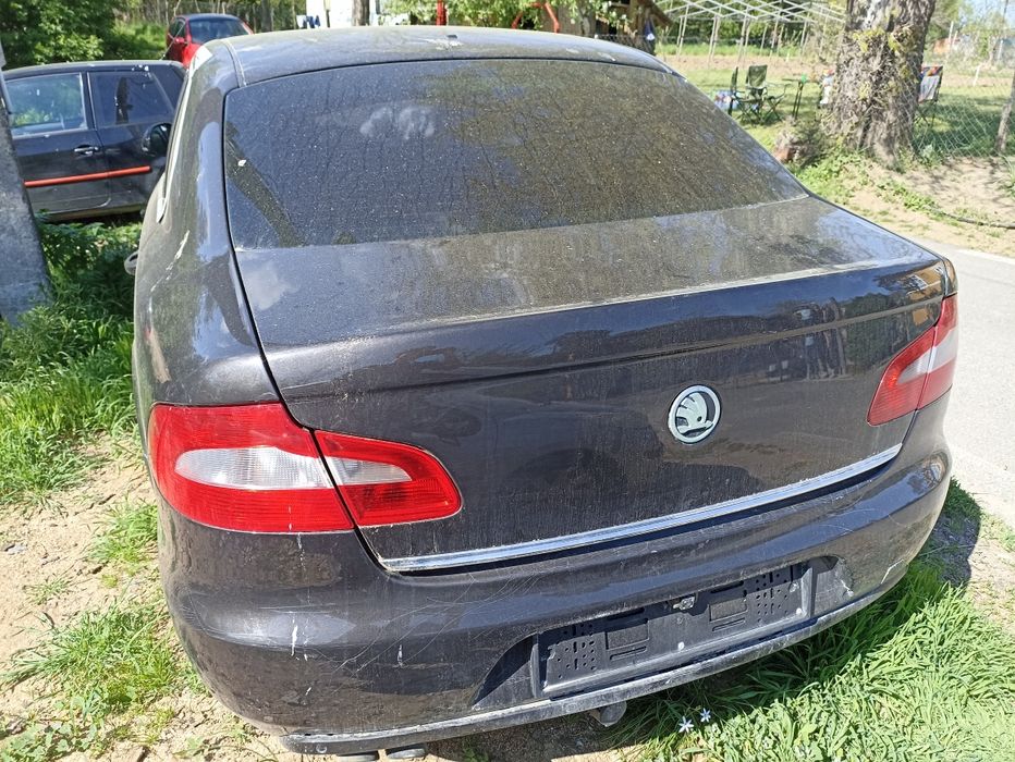Skoda superb 2011 lovită