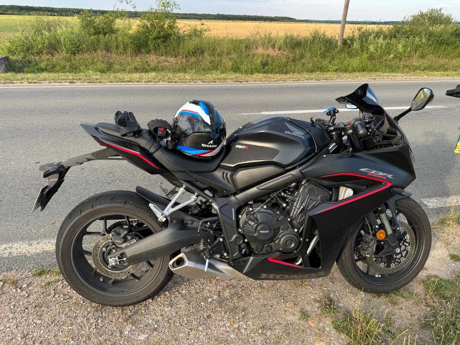 Motocicleta Honda CBR650R