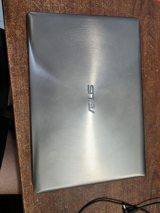Преносим компютър asus  ux303l