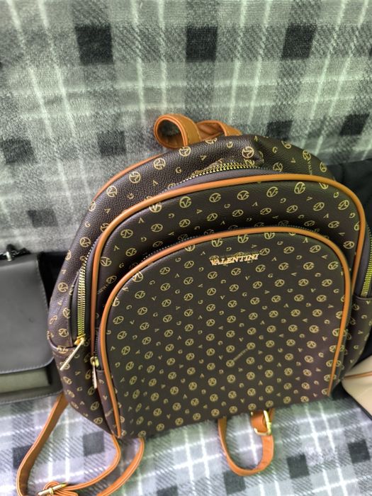 Само днес и утре Всички чанти и раници са на цена от 2,50 € и са чисто