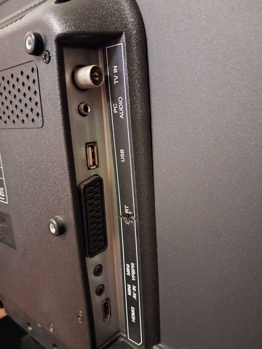 Продам телевизор Elenberg 28"