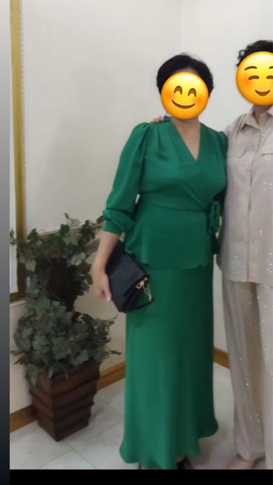 Элегантное зелёное платье