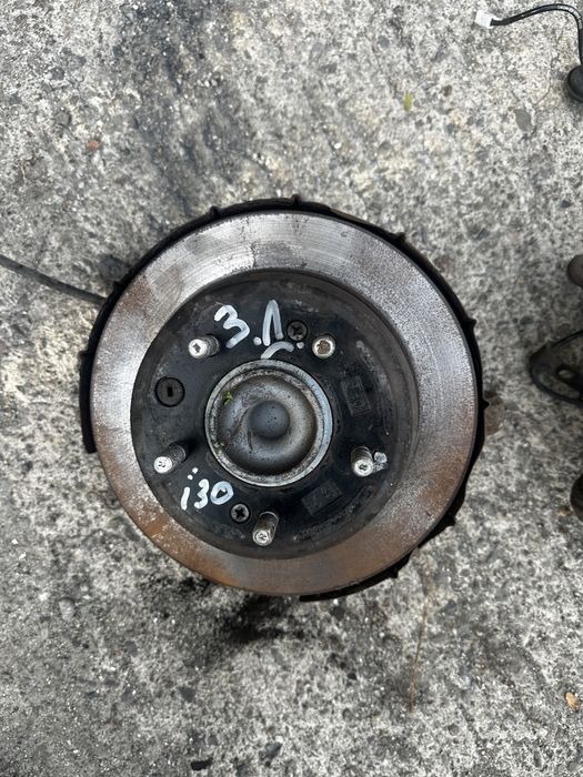 Заден шенкел(ляв и десен) Hyundai i30 2008г-2012г