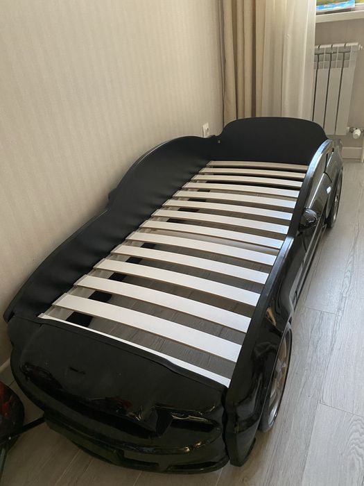 Продам, кровать машина