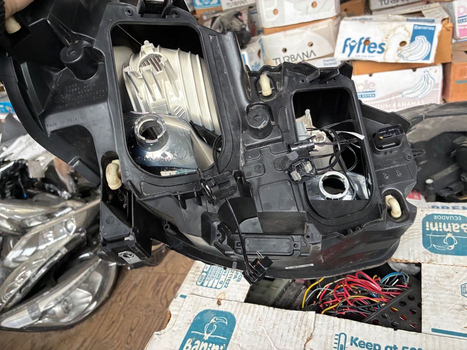 Ляв фар Peugeot Expert/ Пежо Експерт.