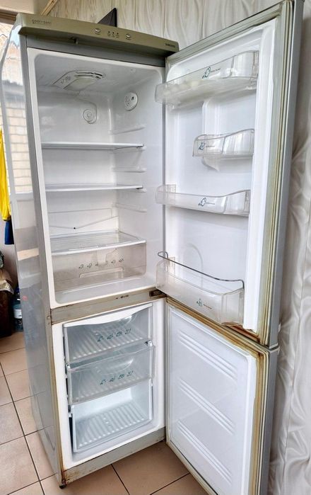 Продам холодильник Samsung