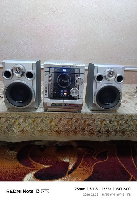 Samsung muzikalniy sentr Aux radio ishledi