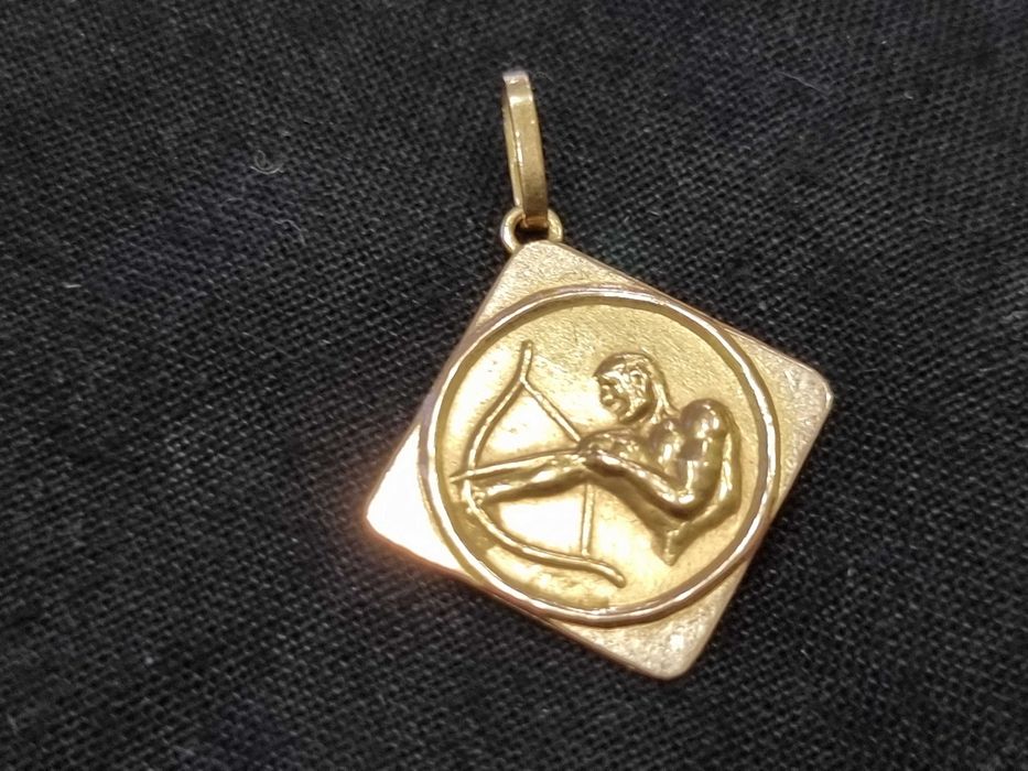 Златна плочка "Стрелец" 18К