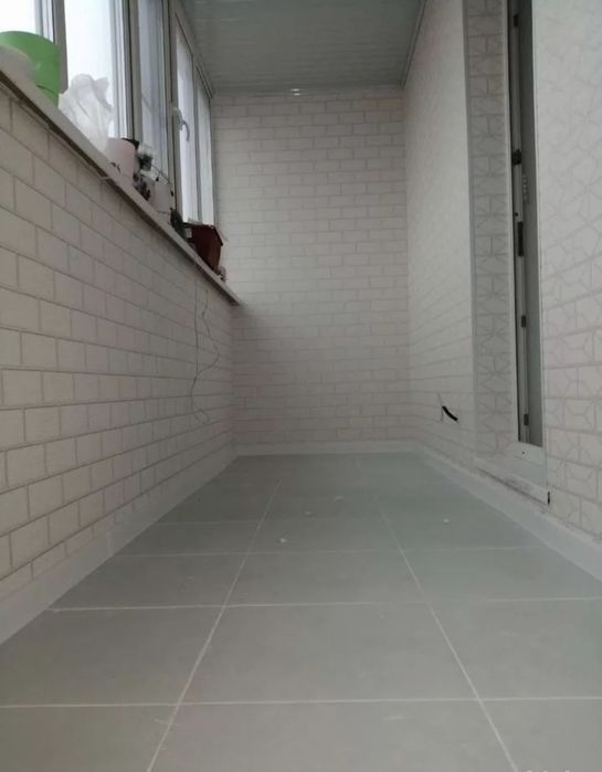 Поклейка обоев Галтелей