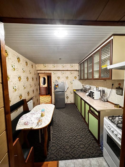 Uy sotiladi. Qoratosh , Chorsu maydoni  2-3/7/7