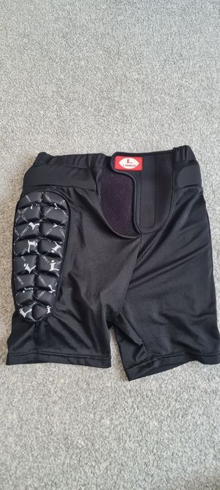 Защитные шорты сноубордиста, лыжника