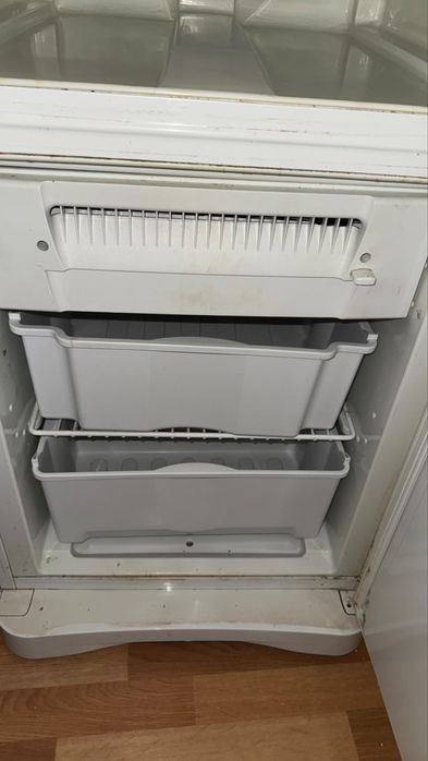 Холодильник Indesit