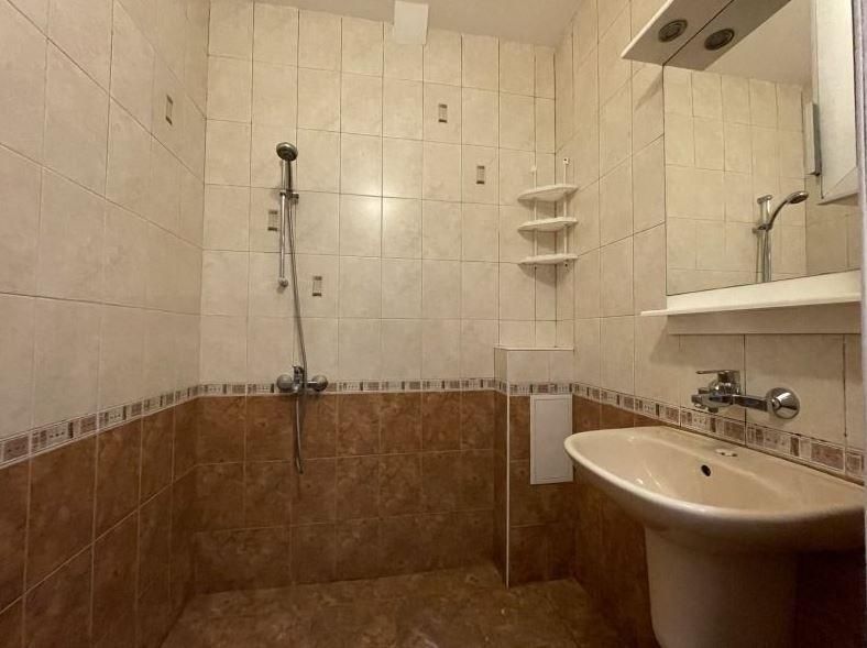 Дава се под наем Тристаен апартамент в Варна, Център - 91 кв.м за 648.21 € - Снимка #6