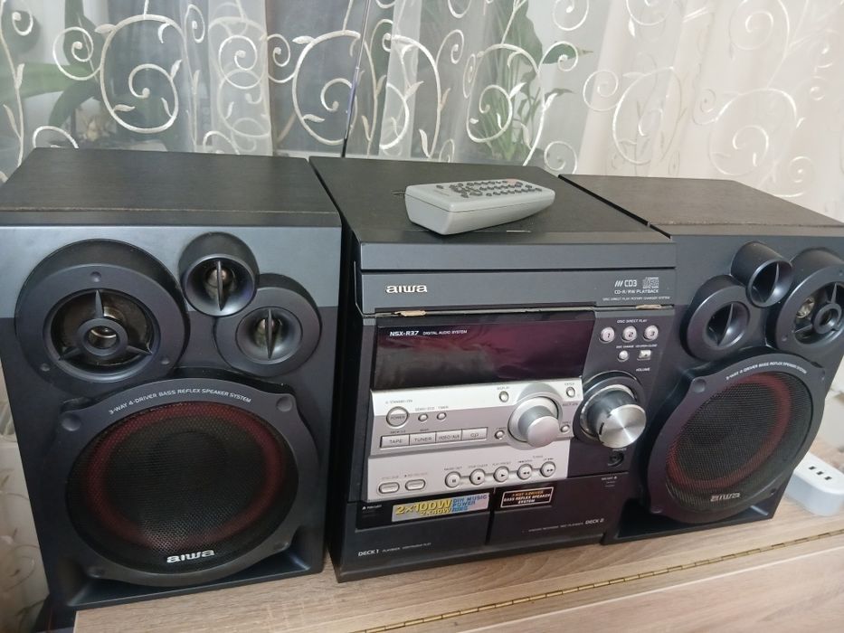 Combina Aiwa cu boxe si telecomandă  in stare buna de funcționare!