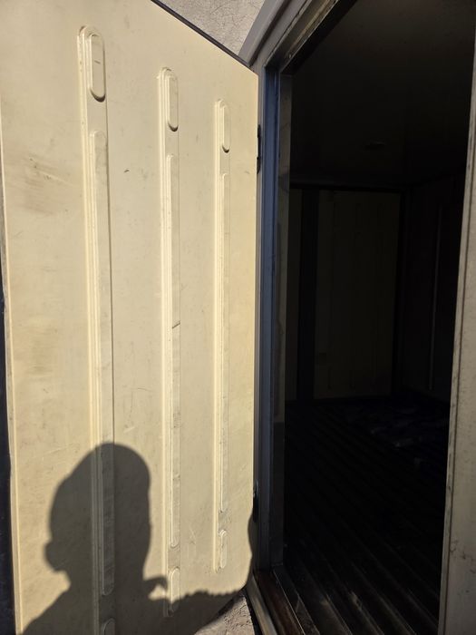 Кия бонго халадник сотилади