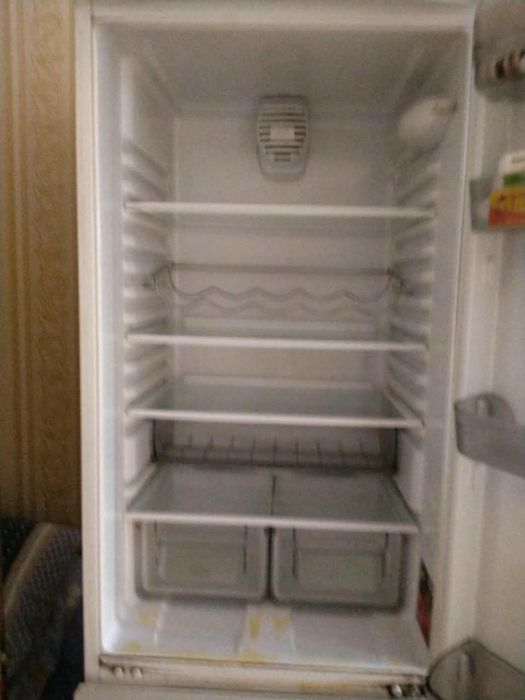 Продам холодильник Ariston