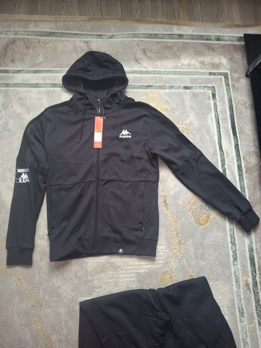 Продам спортивные костюмы