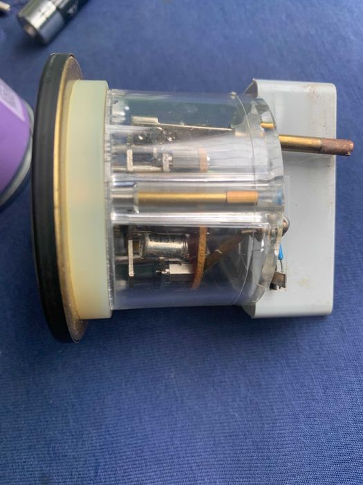 стар настолен часовник