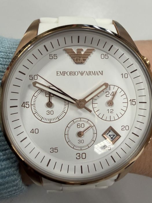 Бял дамски часовник Emporio Armani AR5920