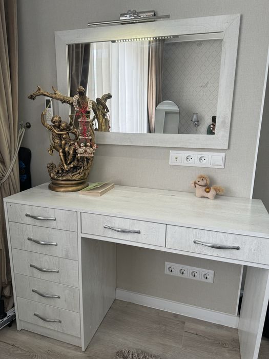 Комод с полками в спальню