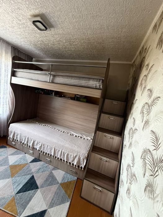Продам двухъярусную кровать