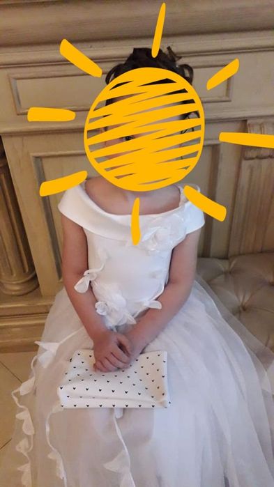 Белое бальное платье