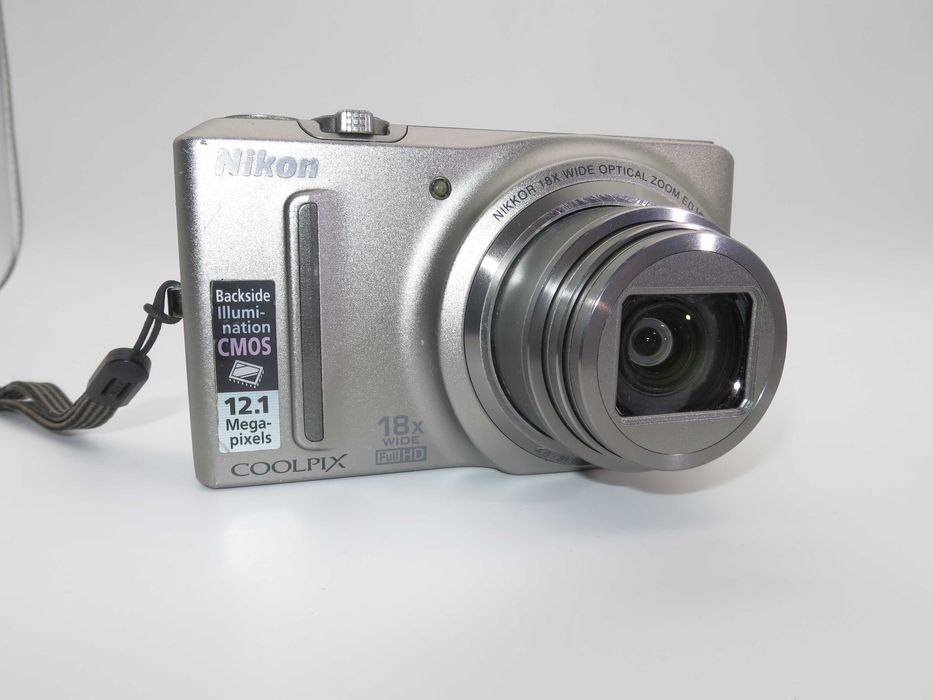 Nikon Coolpix S9100 компактен фотоапарат, дигитална камера с 18х оптичен зум, Full-HD видео, в отлично състояние, пълен комплект, работи перфектно