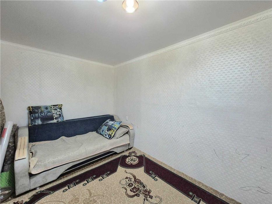 Продам 2 комн квартиру на Востоке