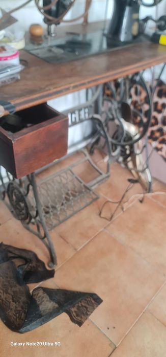 Vând drujba Husqvarna