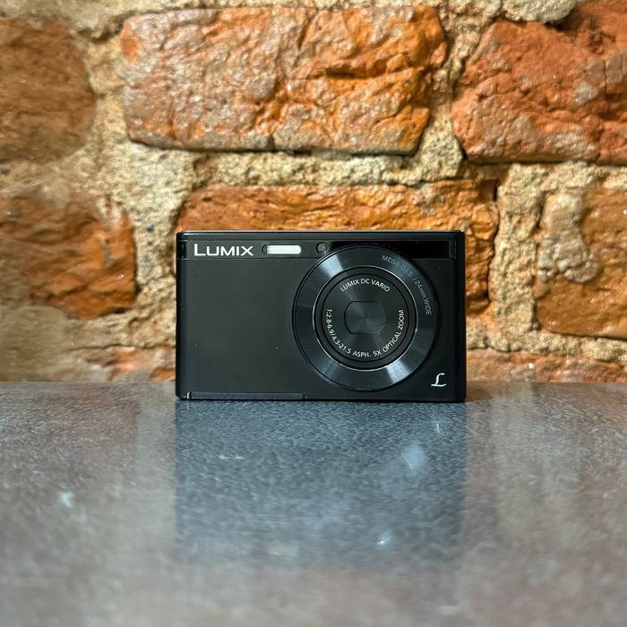 Panasonic Lumix DMC-XS1