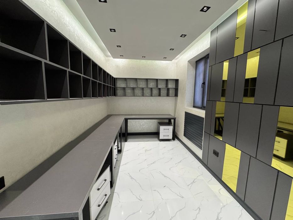 Продается недилое помещение на Ц-1 V542