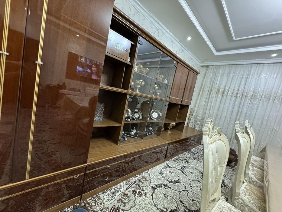 Eski sovet paytidagi mebel made in Germany.