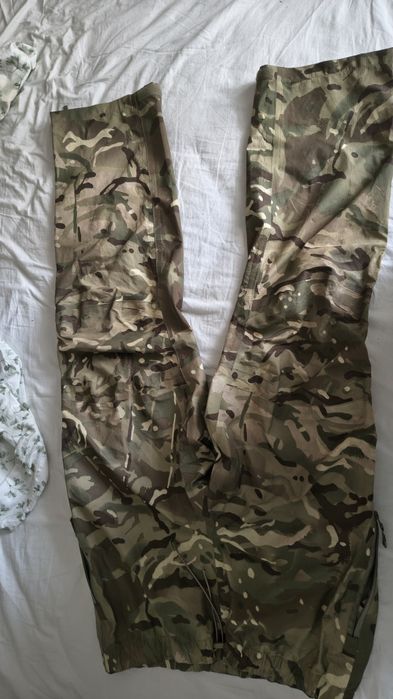 Pantaloni camuflaj multicam Goretex,marime XL
