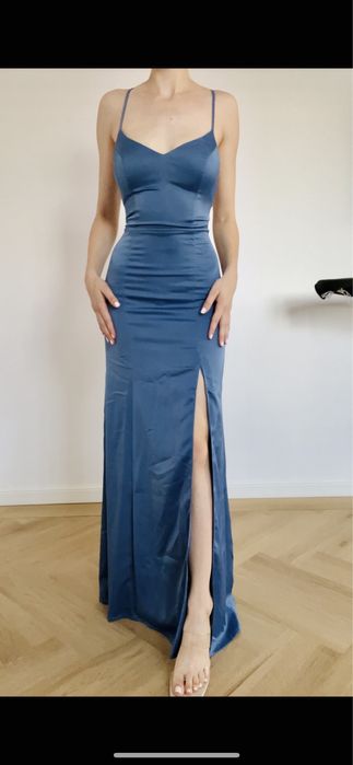 Rochie cu spatele gol pe corset