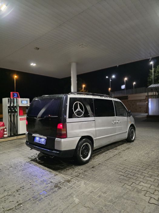 Mercedes-Benz V220