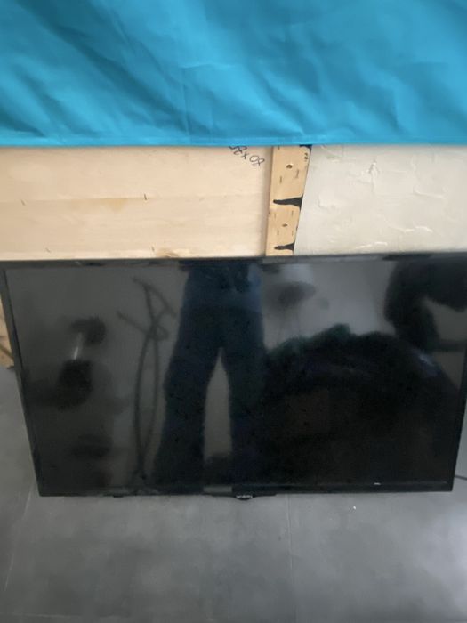 Телевизор YASIN в хорошем состоянии