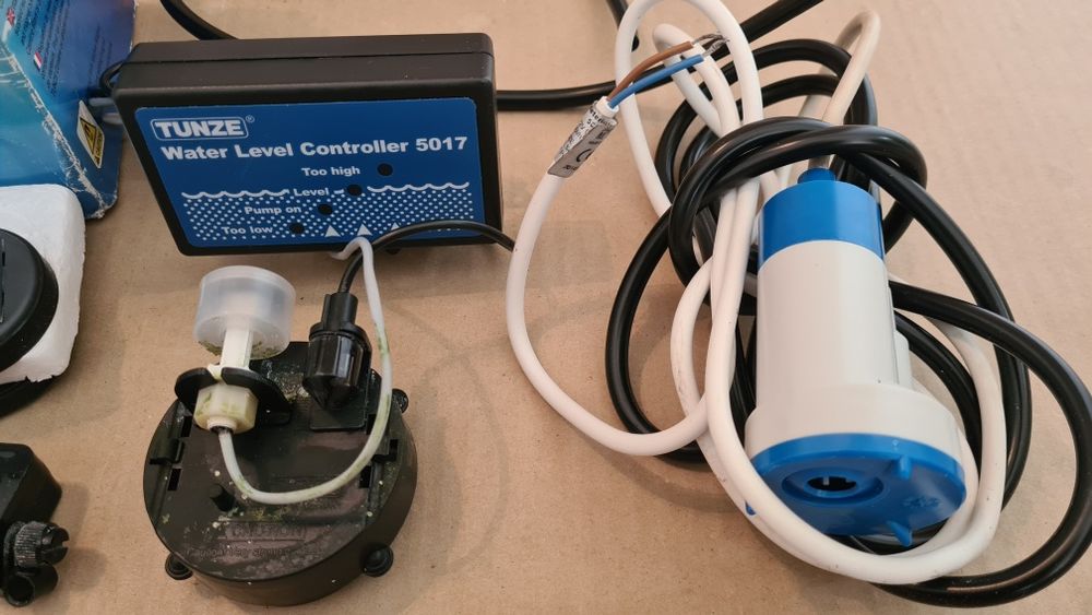 Sistem auto-completare apa pentru acvarii