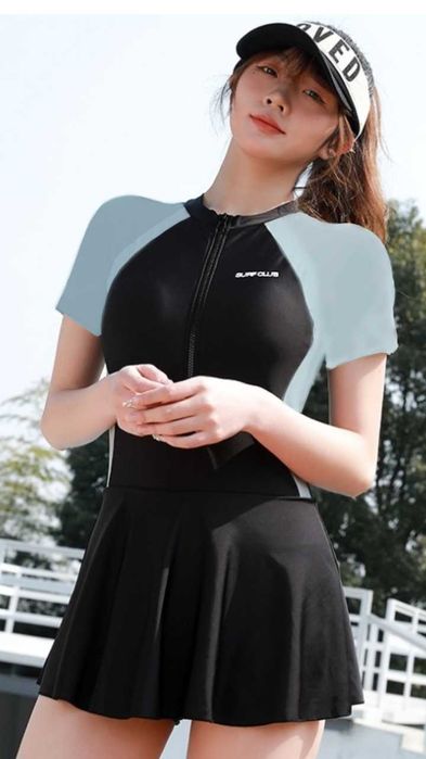 Купальник слитный с юбкой-шортами